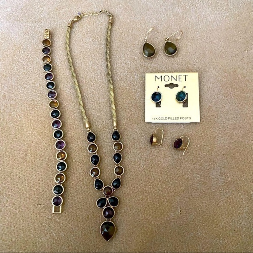 Monet Jewelry Set Necklace/Bracelet/3 Pr Earrings